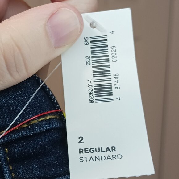 #311 - NWT Old Navy Blue Mid-Rise Jeans Size 2 - Picture 7 of 8